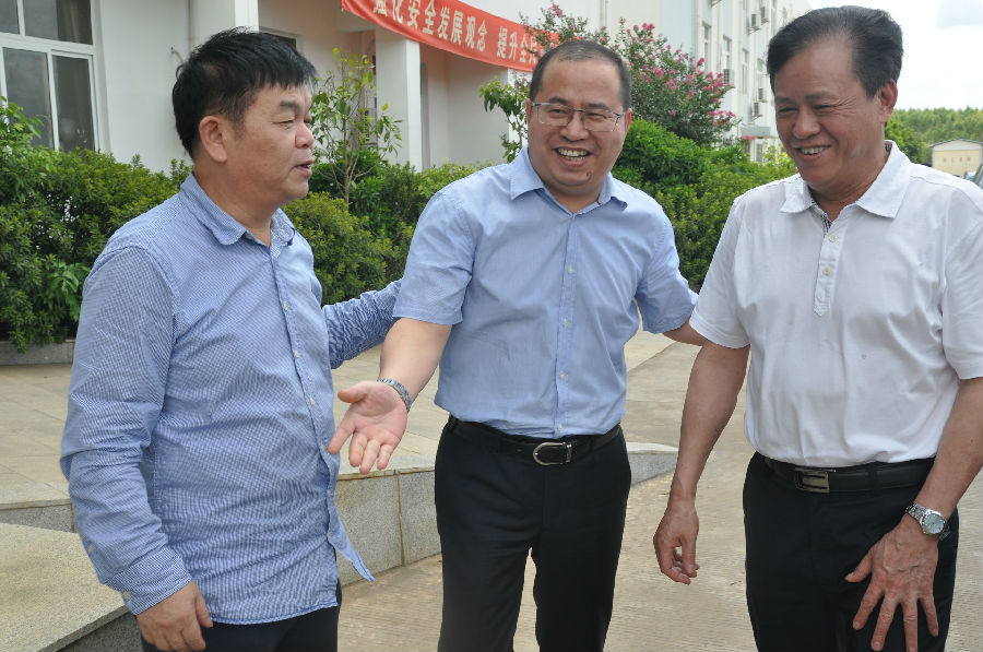  自治區(qū)編辦、績效辦領導園區(qū)調研